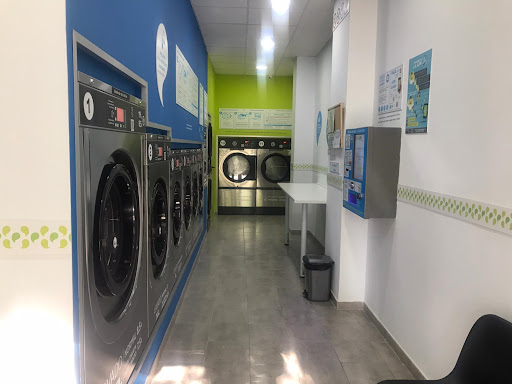 La Wash lavandería autoservicio