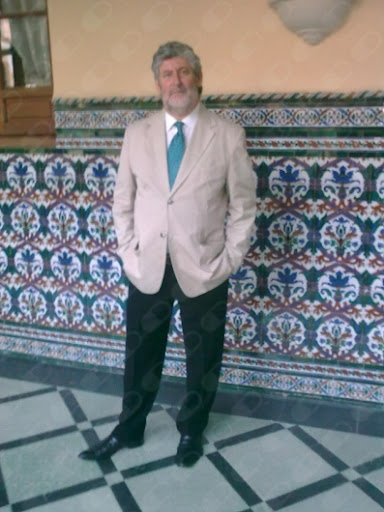 Dr. Francisco Villalobos Chaves, Neurólogo