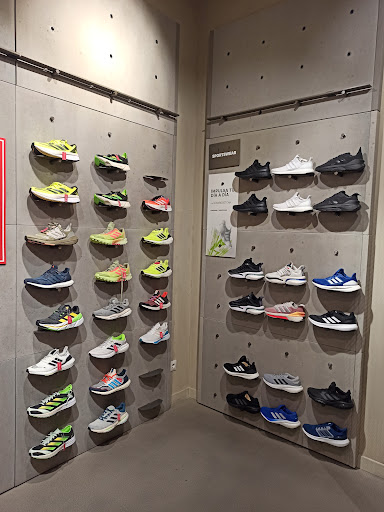 Adidas Store Sevilla - Tetuán
