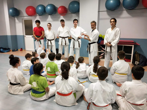 Escuela de Karate GYM-DO