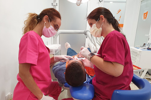 Clínica Dental TriaDent.