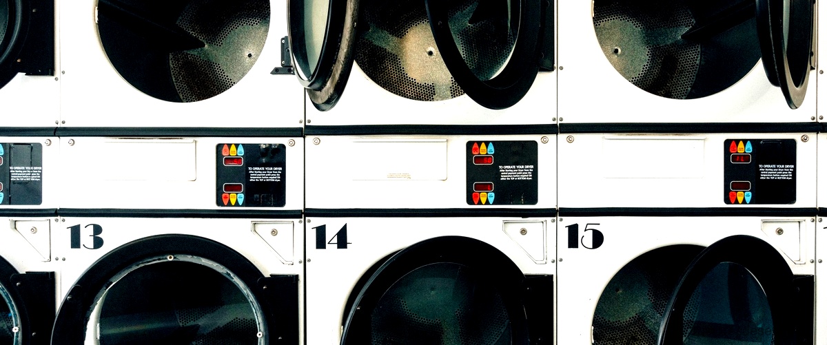 ¿Cuál es el detergente que se utiliza en las lavanderías de autoservicio en el centro de Sevilla?