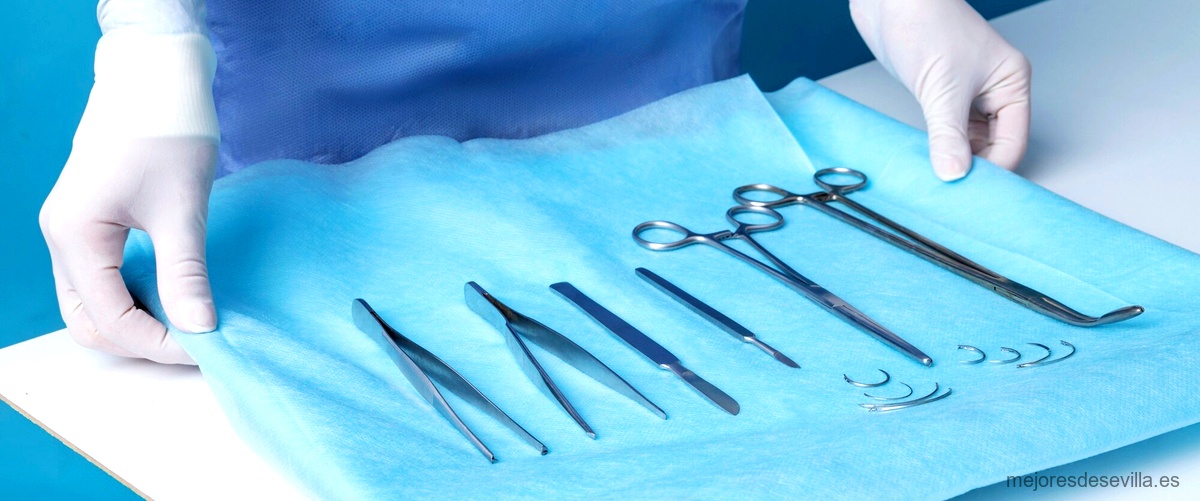 ¿Qué servicios o tratamientos se ofrecen en la especialidad de cirugía maxilofacial en el sistema de salud pública?